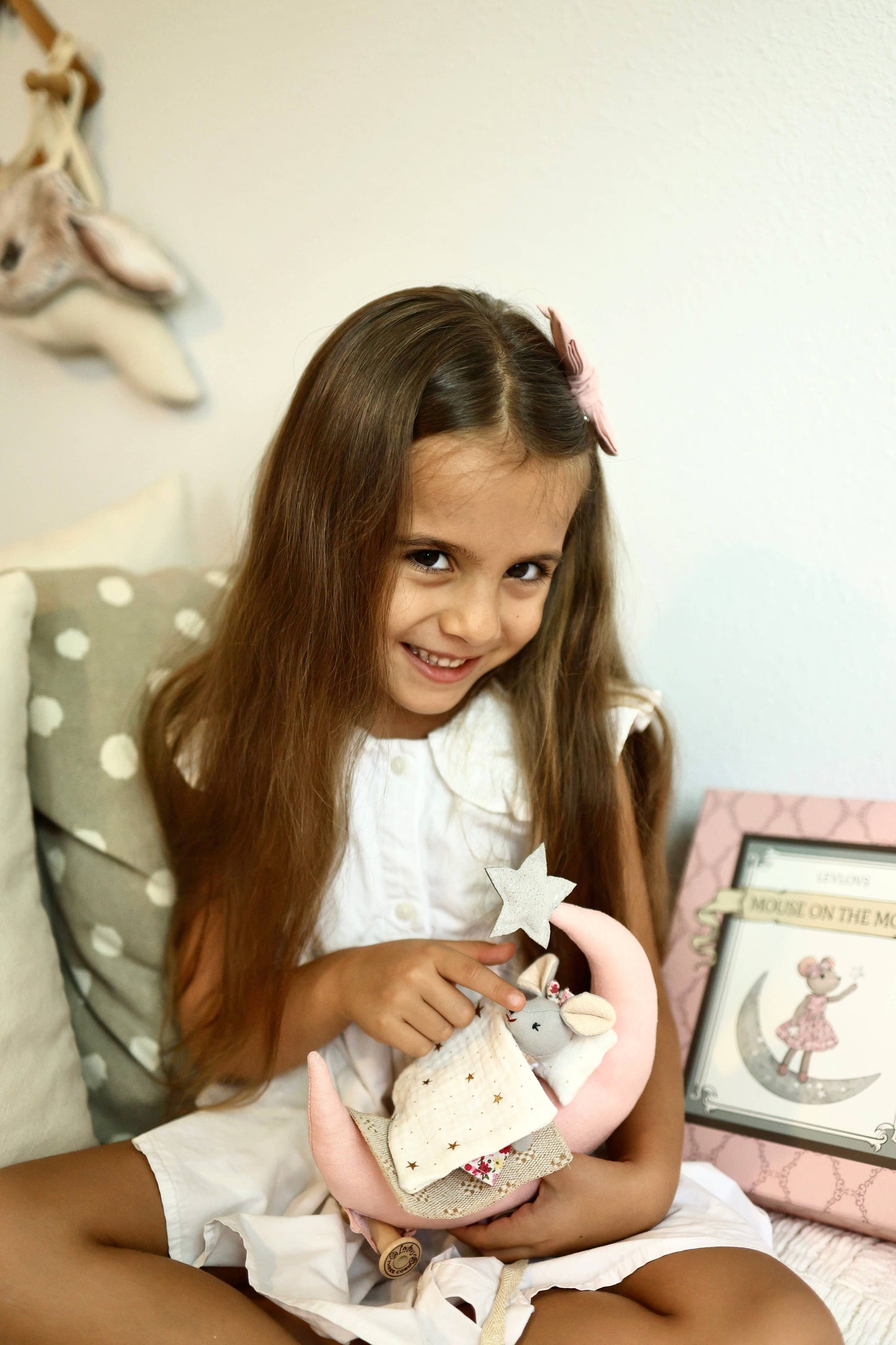 Levlovs Mouse Lili in a Box with the Bedding