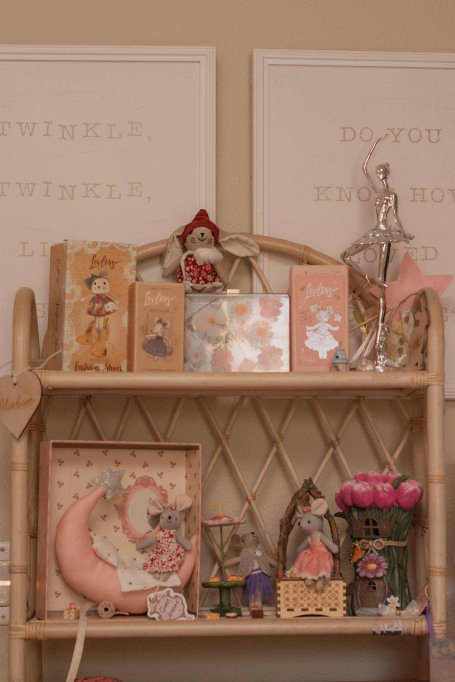 Levlovs Mouse Lili in a Box with the Bedding